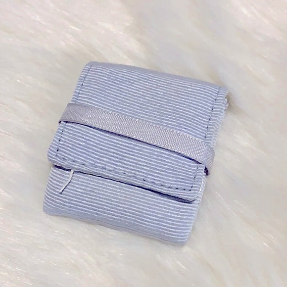 Rare Collectable:Calvin Klein “ETERNITY”
CK Powder Perfume+Satin Pouch NETwt 2g - Picture 6 of 11